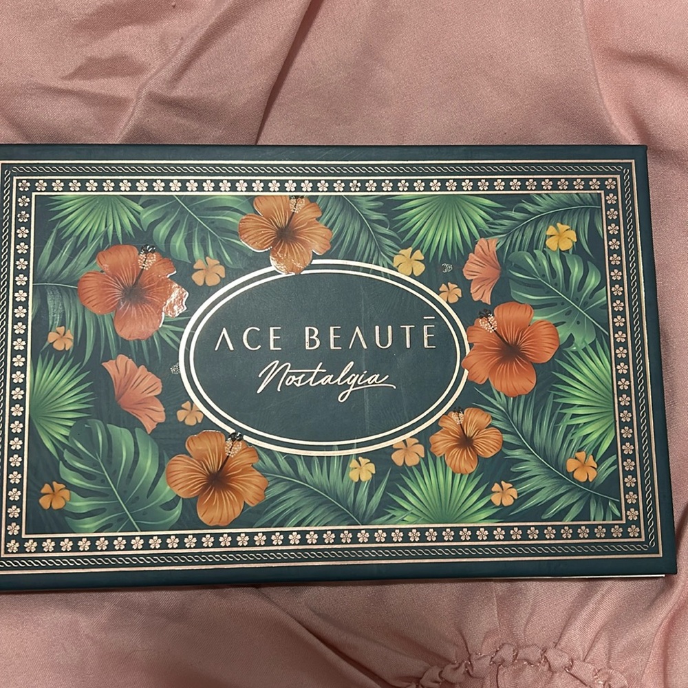 Eye shadow palette